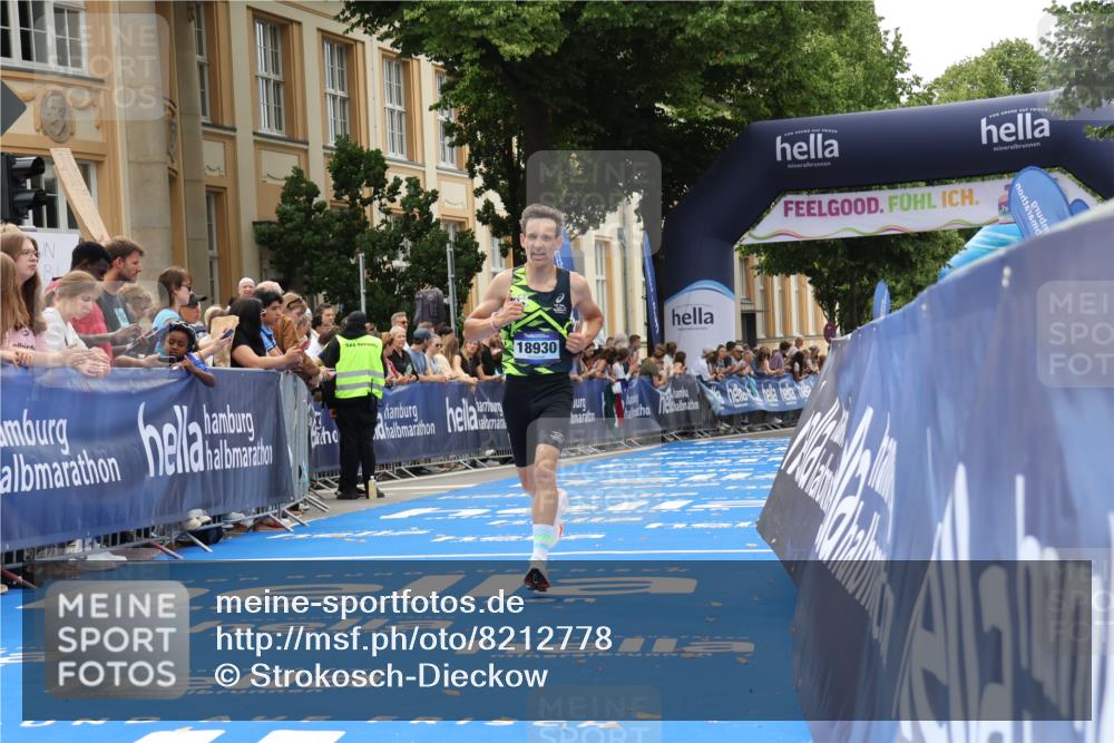 29.06.2025 - hella hamburg halbmarathon Strokosch-Dieckow http://msf.ph/oto/8212778 29.06.2025 10:23:10 Ziel 18930 meine-sportfotos.de