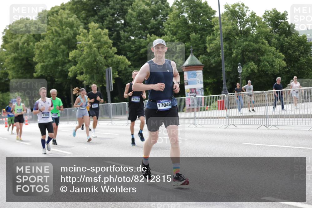 29.06.2025 - hella hamburg halbmarathon Jannik Wohlers http://msf.ph/oto/8212815 29.06.2025 10:26:39 Lombardsbrücke 1530, 1793, 1973, 2045, 2306, 4358, 5494, 5495, 5707, 6637, 7234, 7314, 8056, 8281, 9349, 10077, 10465, 11110, 13462, 14020, 14021, 15108, 16479, 17049, 17445, 18962, 18976, 18978 meine-sportfotos.de