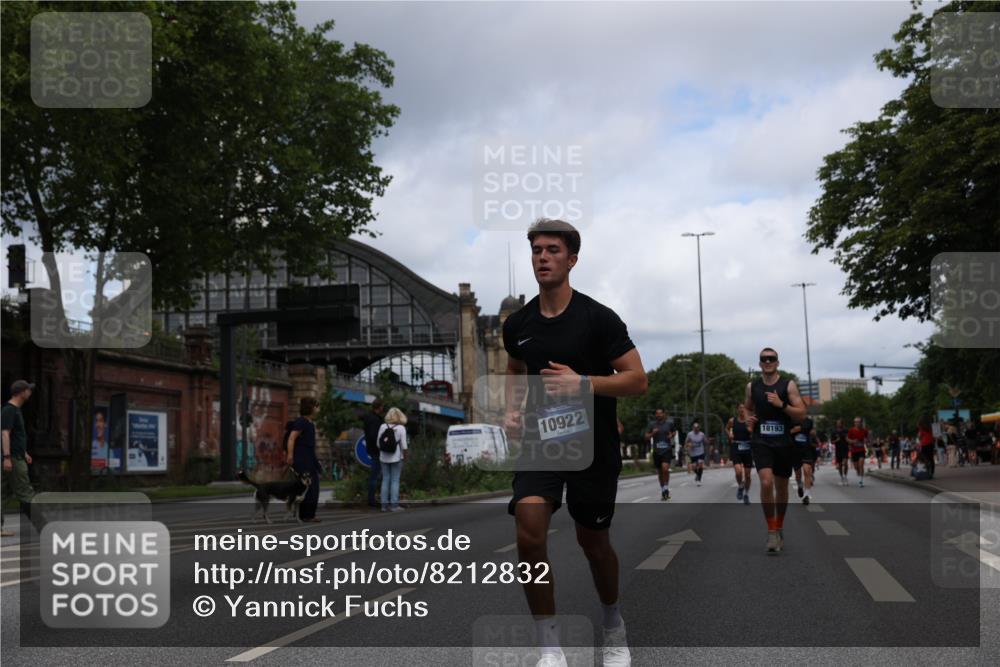 29.06.2025 - hella hamburg halbmarathon Yannick Fuchs http://msf.ph/oto/8212832 29.06.2025 10:32:32 20KM 1505, 2404, 3480, 3790, 5791, 7152, 7154, 7743, 8002, 8571, 9017, 9171, 9643, 9944, 10793, 10922, 11106, 11952, 13148, 13595, 13900, 14274, 15303, 15382, 15888, 16698, 17726, 18103, 18193, 18276, 18277, 18723 meine-sportfotos.de