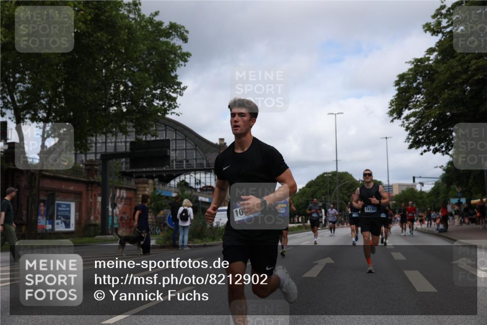 29.06.2025 - hella hamburg halbmarathon Yannick Fuchs http://msf.ph/oto/8212902 29.06.2025 10:32:32 20KM 1505, 2404, 3480, 3790, 5791, 7152, 7154, 7743, 8002, 8571, 9017, 9171, 9643, 9944, 10793, 10922, 11106, 11952, 13148, 13595, 13900, 14274, 15303, 15382, 15888, 16698, 17726, 18103, 18193, 18276, 18277, 18723 meine-sportfotos.de