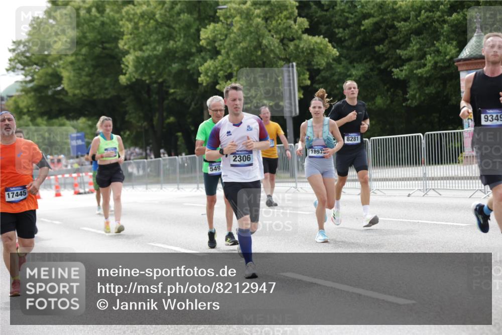 29.06.2025 - hella hamburg halbmarathon Jannik Wohlers http://msf.ph/oto/8212947 29.06.2025 10:26:40 Lombardsbrücke 1530, 1793, 1973, 2045, 2306, 4358, 5494, 5495, 5707, 6259, 6637, 7234, 7314, 8056, 8281, 9349, 10077, 10465, 11110, 13462, 14020, 14021, 15108, 16479, 17049, 17445, 18962, 18976, 18978 meine-sportfotos.de