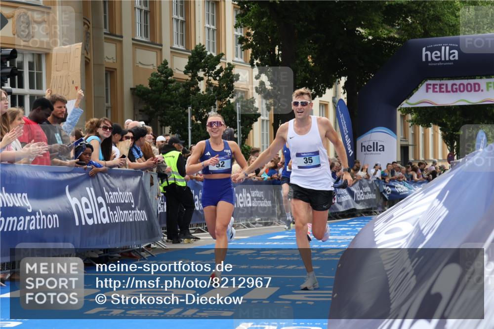 29.06.2025 - hella hamburg halbmarathon Strokosch-Dieckow http://msf.ph/oto/8212967 29.06.2025 10:23:27 Ziel 35, 52, 9385, 16169, 17771, 19078 meine-sportfotos.de