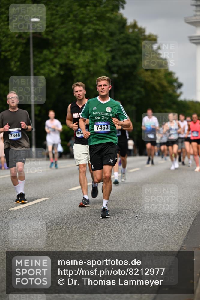 29.06.2025 - hella hamburg halbmarathon Dr. Thomas Lammeyer http://msf.ph/oto/8212977 29.06.2025 10:12:43 Kennedybrücke 1147, 1188, 1527, 2190, 2427, 2978, 4859, 5100, 5885, 6590, 6674, 6918, 7198, 7348, 7453, 9457, 9616, 9718, 9823, 9966, 10092, 10857 meine-sportfotos.de