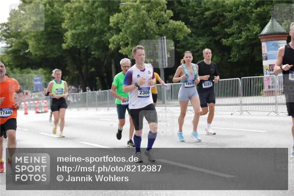 29.06.2025 - hella hamburg halbmarathon Jannik Wohlers http://msf.ph/oto/8212987 29.06.2025 10:26:41 Lombardsbrücke 1530, 1793, 1973, 2045, 2306, 4358, 5494, 5495, 5707, 6259, 6637, 7234, 7314, 8056, 8281, 9349, 10077, 10465, 11110, 13462, 14020, 14021, 15108, 15641, 16479, 17049, 17445, 18962, 18976, 18978 meine-sportfotos.de