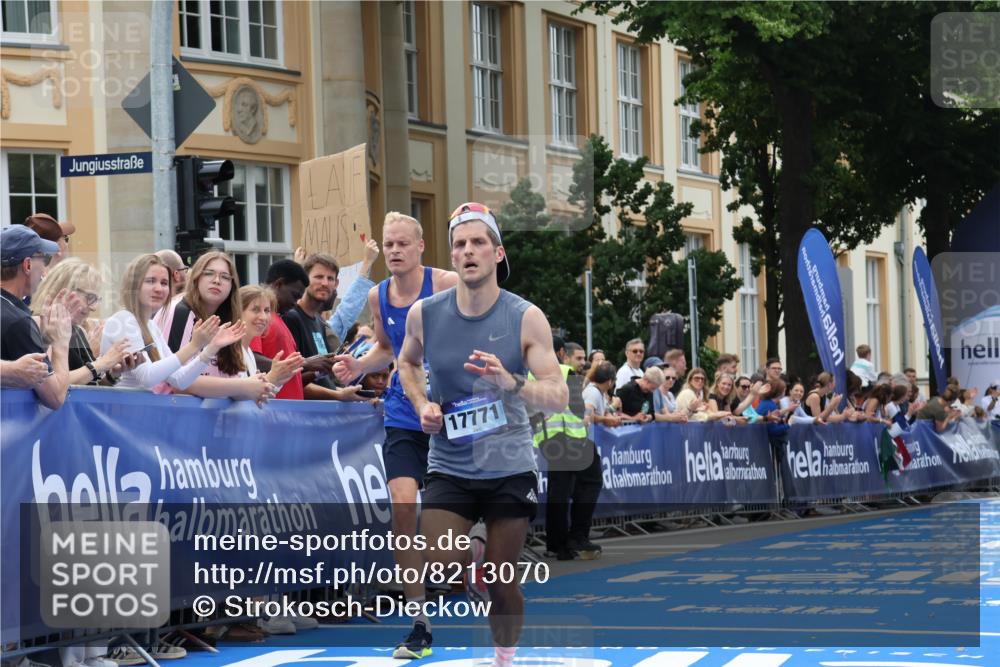 29.06.2025 - hella hamburg halbmarathon Strokosch-Dieckow http://msf.ph/oto/8213070 29.06.2025 10:23:29 Ziel 35, 52, 9385, 16169, 17771, 19078 meine-sportfotos.de