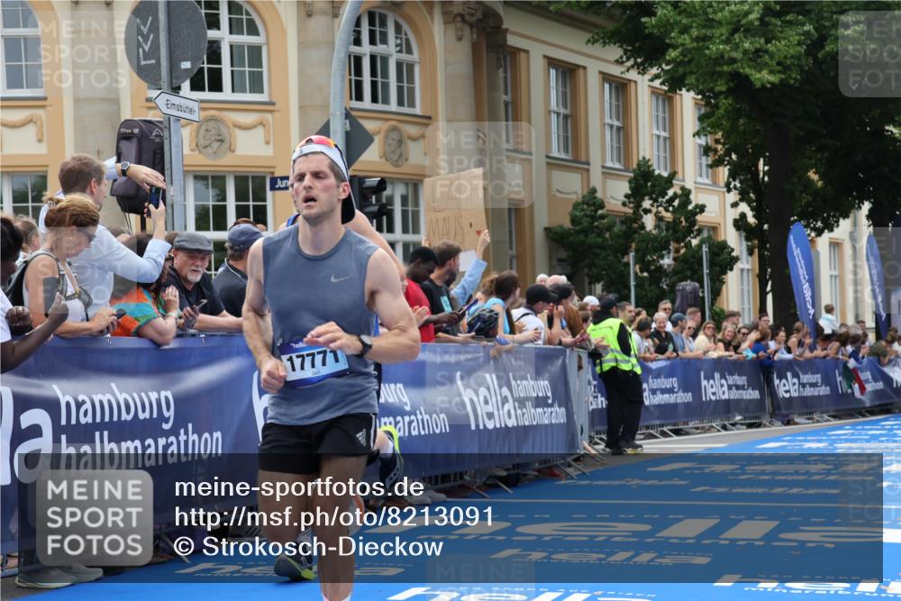 29.06.2025 - hella hamburg halbmarathon Strokosch-Dieckow http://msf.ph/oto/8213091 29.06.2025 10:23:30 Ziel 35, 52, 7834, 9385, 16169, 17771 meine-sportfotos.de