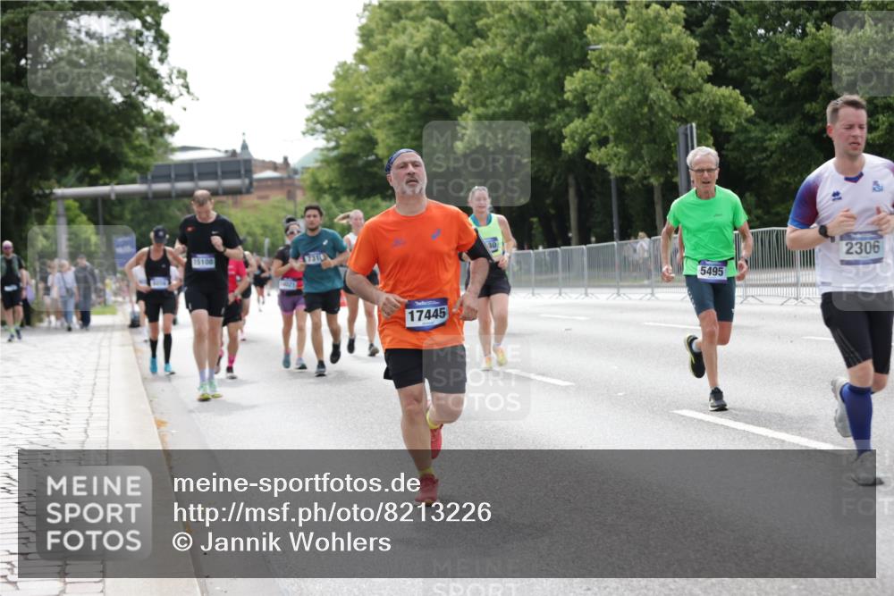 29.06.2025 - hella hamburg halbmarathon Jannik Wohlers http://msf.ph/oto/8213226 29.06.2025 10:26:42 Lombardsbrücke 1530, 1793, 2045, 2306, 2775, 4358, 5494, 5495, 5707, 6259, 6637, 7234, 7314, 8056, 8281, 9349, 10077, 10465, 11110, 13462, 14020, 14021, 15108, 15641, 16479, 17049, 17445, 18976, 18978 meine-sportfotos.de