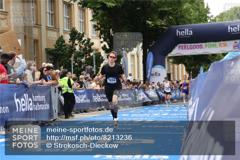 29.06.2025 - hella hamburg halbmarathon Strokosch-Dieckow http://msf.ph/oto/8213236 29.06.2025 10:23:39 Ziel 5301, 6699, 7834, 9151, 16169 meine-sportfotos.de