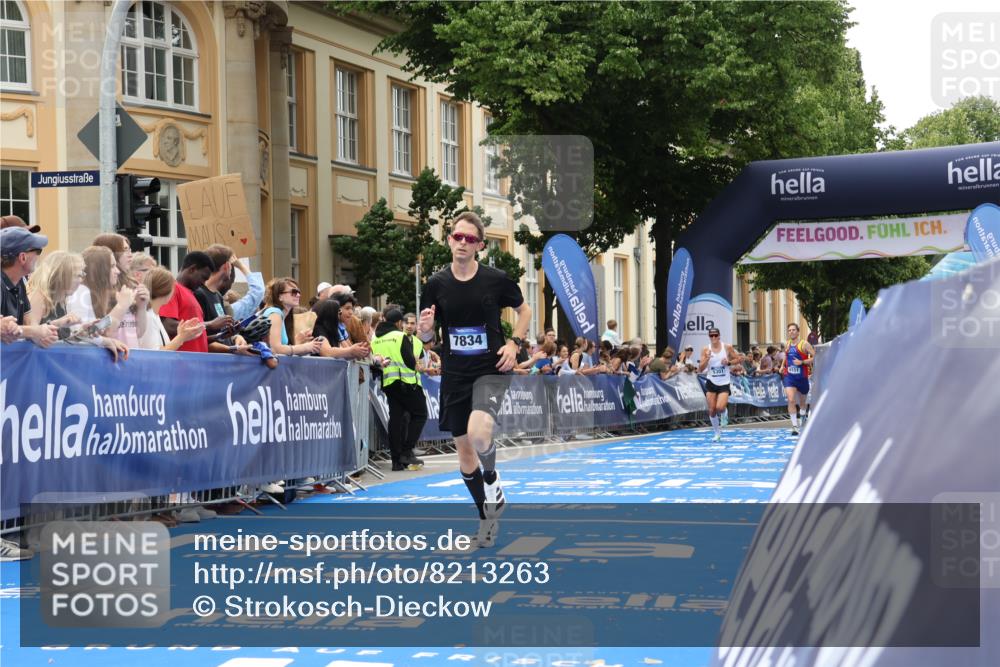 29.06.2025 - hella hamburg halbmarathon Strokosch-Dieckow http://msf.ph/oto/8213263 29.06.2025 10:23:40 Ziel 5301, 6699, 7834, 9151, 10780 meine-sportfotos.de