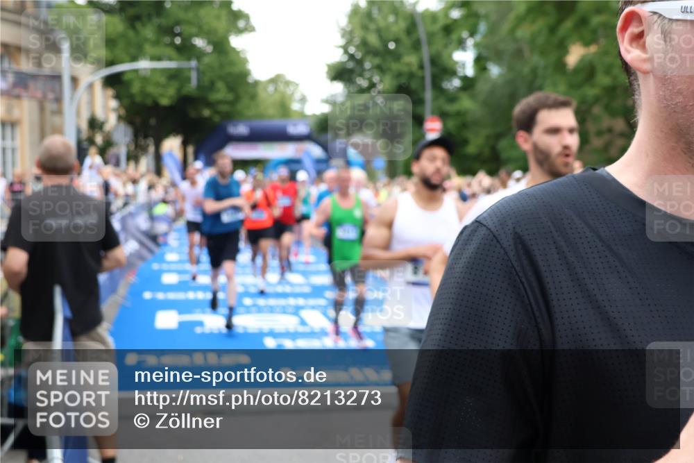 29.06.2025 - hella hamburg halbmarathon Zöllner http://msf.ph/oto/8213273 29.06.2025 10:50:38 Ziel 1399, 1750, 3414, 4346, 5447, 6282, 6662, 7397, 7583, 7786, 8153, 8576, 9057, 11214, 13808, 13812, 13875, 15519, 15803, 16291, 16806, 17179, 17247, 18006, 18413 meine-sportfotos.de