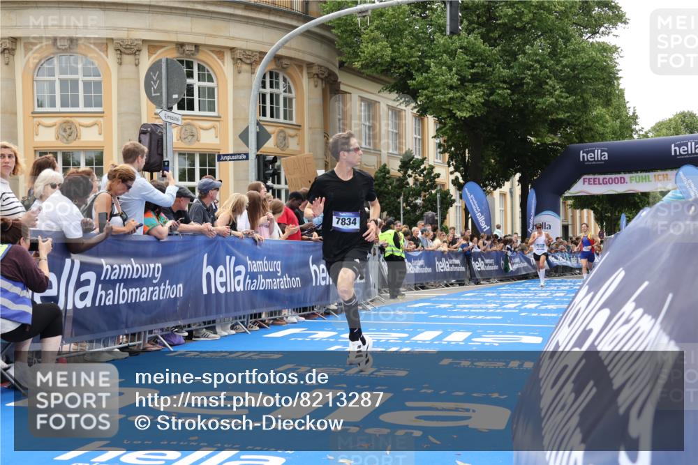 29.06.2025 - hella hamburg halbmarathon Strokosch-Dieckow http://msf.ph/oto/8213287 29.06.2025 10:23:41 Ziel 5301, 6699, 7834, 9151, 9447, 10780 meine-sportfotos.de