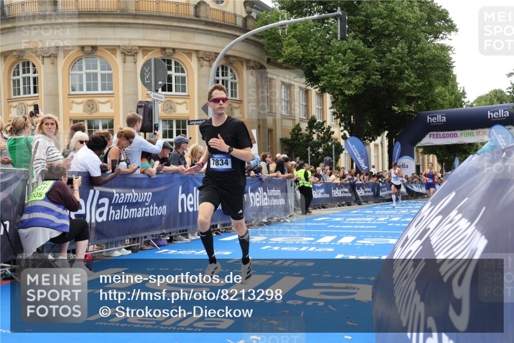 29.06.2025 - hella hamburg halbmarathon Strokosch-Dieckow http://msf.ph/oto/8213298 29.06.2025 10:23:41 Ziel 5301, 6699, 7834, 9151, 9447, 10780 meine-sportfotos.de