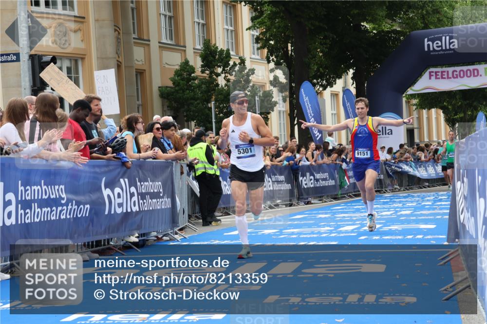 29.06.2025 - hella hamburg halbmarathon Strokosch-Dieckow http://msf.ph/oto/8213359 29.06.2025 10:23:43 Ziel 5301, 6699, 7834, 9151, 9447, 10780 meine-sportfotos.de