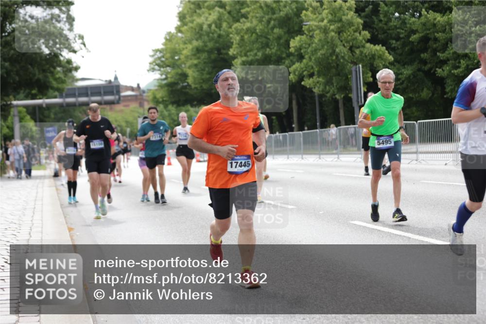 29.06.2025 - hella hamburg halbmarathon Jannik Wohlers http://msf.ph/oto/8213362 29.06.2025 10:26:42 Lombardsbrücke 1530, 1793, 2045, 2306, 2775, 4358, 5494, 5495, 5707, 6259, 6637, 7234, 7314, 8056, 8281, 9349, 10077, 10465, 11110, 13462, 14020, 14021, 15108, 15641, 16479, 17049, 17445, 18976, 18978 meine-sportfotos.de