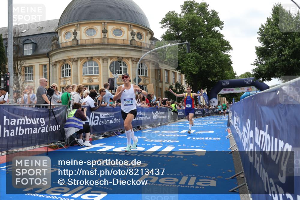 29.06.2025 - hella hamburg halbmarathon Strokosch-Dieckow http://msf.ph/oto/8213437 29.06.2025 10:23:45 Ziel 5301, 6699, 7963, 9151, 9447, 10780, 12360 meine-sportfotos.de