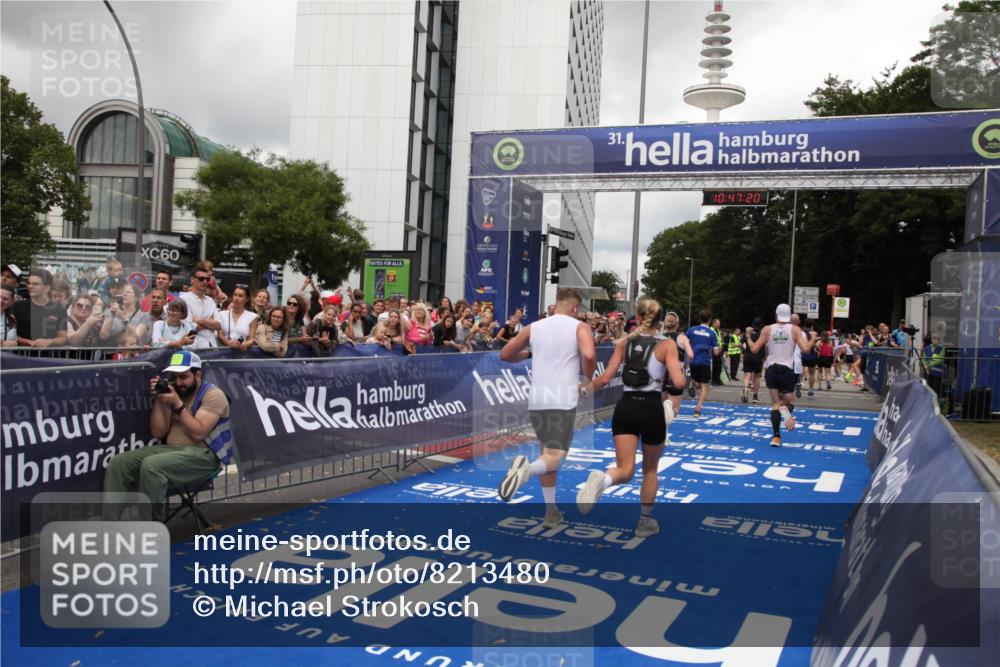 29.06.2025 - hella hamburg halbmarathon Michael Strokosch http://msf.ph/oto/8213480 29.06.2025 10:47:19 Ziel 2623, 6134, 6168, 6203, 6373, 6716, 7480, 10208, 10211, 13007, 13672, 16286, 17718, 17915, 18856 meine-sportfotos.de