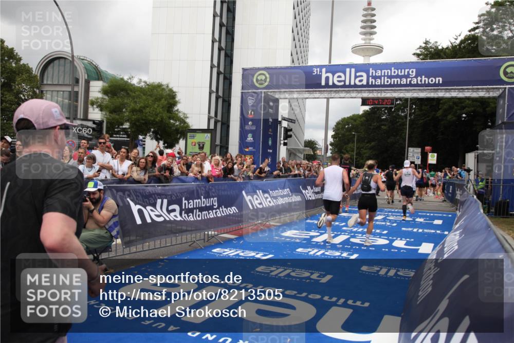 29.06.2025 - hella hamburg halbmarathon Michael Strokosch http://msf.ph/oto/8213505 29.06.2025 10:47:19 Ziel 2623, 6134, 6168, 6203, 6373, 6716, 7480, 10208, 10211, 13007, 13672, 16286, 17718, 17915, 18856 meine-sportfotos.de