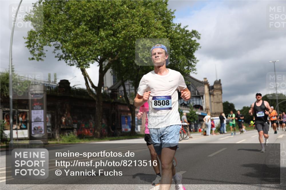 29.06.2025 - hella hamburg halbmarathon Yannick Fuchs http://msf.ph/oto/8213516 29.06.2025 10:45:26 20KM 1335, 1366, 2411, 2636, 2718, 2823, 2946, 4033, 4297, 4404, 4839, 4967, 5087, 5336, 5600, 5820, 7224, 7943, 8508, 8930, 8989, 9214, 9476, 9739, 9793, 9959, 10057, 10215, 10508, 10603, 10667, 10691, 10868, 11124, 11512, 11625, 11733, 12450, 13073, 13403, 13707, 13799, 14012, 14248, 14458, 14994, 15426, 15480, 15496, 15871, 15899, 16666, 16907, 17131, 17530, 17823, 18820, 19007, 19020, 19053 meine-sportfotos.de