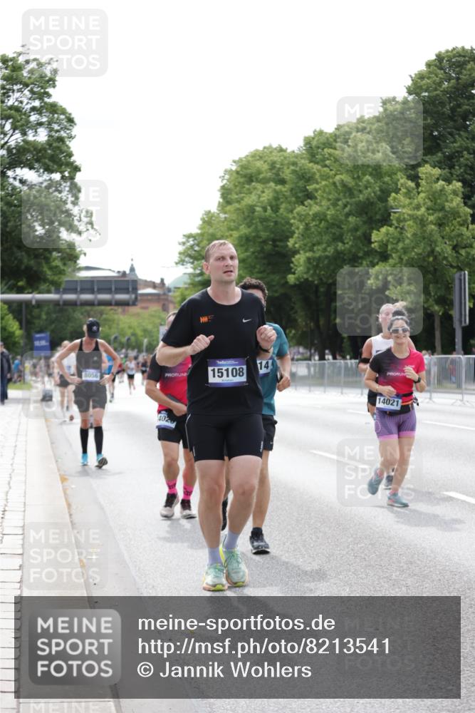 29.06.2025 - hella hamburg halbmarathon Jannik Wohlers http://msf.ph/oto/8213541 29.06.2025 10:26:46 Lombardsbrücke 1530, 1793, 2306, 2775, 4358, 5494, 5495, 5707, 6259, 6637, 7234, 7314, 7944, 8056, 8281, 9349, 10077, 10465, 11110, 11766, 13462, 14020, 14021, 15108, 15641, 17049, 17445, 18976 meine-sportfotos.de