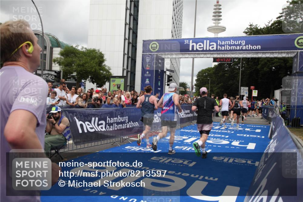 29.06.2025 - hella hamburg halbmarathon Michael Strokosch http://msf.ph/oto/8213597 29.06.2025 10:47:21 Ziel 2623, 2864, 5024, 6134, 6168, 6203, 6716, 7480, 10208, 10211, 11518, 13672, 13782, 14722, 15611, 16286, 17718, 17915, 18856 meine-sportfotos.de