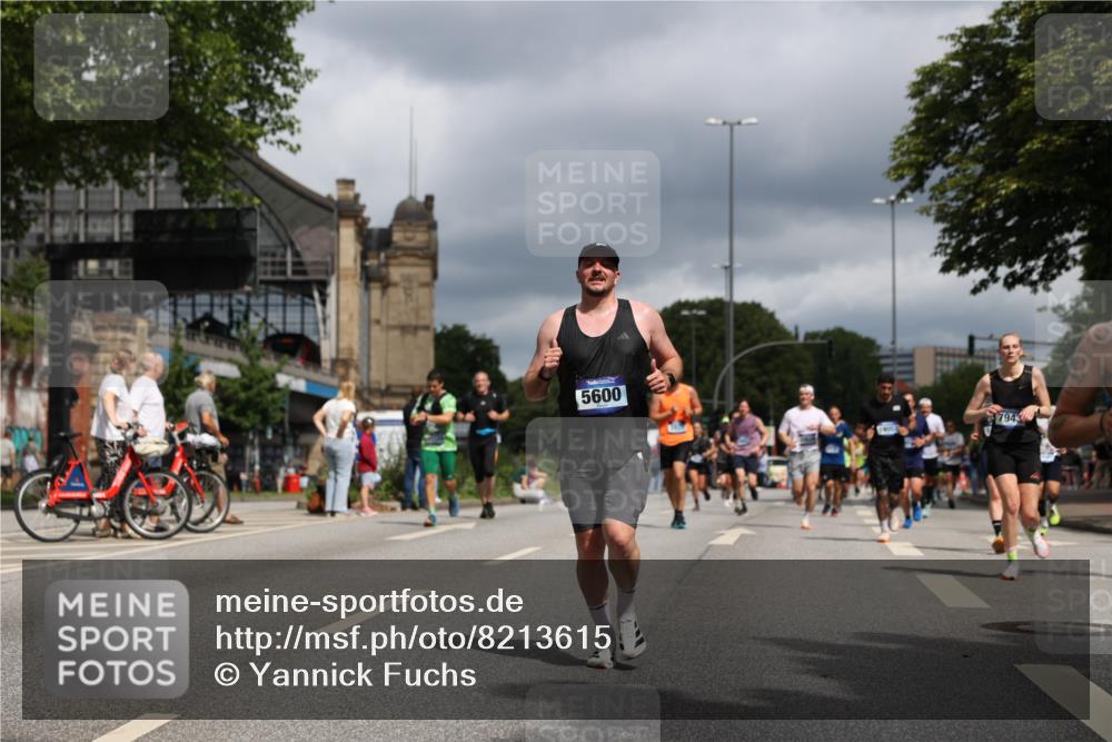 29.06.2025 - hella hamburg halbmarathon Yannick Fuchs http://msf.ph/oto/8213615 29.06.2025 10:45:26 20KM 1335, 1366, 2411, 2636, 2718, 2823, 2946, 4033, 4297, 4404, 4839, 4967, 5087, 5336, 5600, 5820, 7224, 7943, 8508, 8930, 8989, 9214, 9476, 9739, 9793, 9959, 10057, 10215, 10508, 10603, 10667, 10691, 10868, 11124, 11512, 11625, 11733, 12450, 13073, 13403, 13707, 13799, 14012, 14248, 14458, 14994, 15426, 15480, 15496, 15871, 15899, 16666, 16907, 17131, 17530, 17823, 18820, 19007, 19020, 19053 meine-sportfotos.de