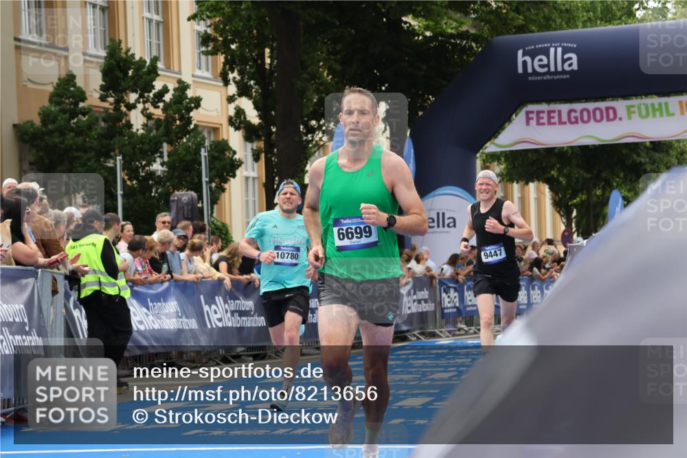29.06.2025 - hella hamburg halbmarathon Strokosch-Dieckow http://msf.ph/oto/8213656 29.06.2025 10:23:49 Ziel 6699, 7963, 9151, 9447, 10780, 11194, 12360, 13440 meine-sportfotos.de