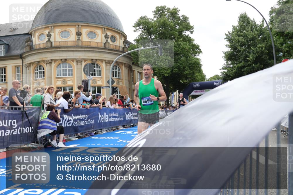 29.06.2025 - hella hamburg halbmarathon Strokosch-Dieckow http://msf.ph/oto/8213680 29.06.2025 10:23:50 Ziel 6699, 7963, 9447, 10780, 11194, 12360, 13440 meine-sportfotos.de