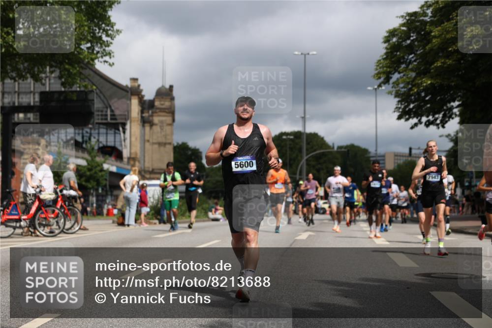 29.06.2025 - hella hamburg halbmarathon Yannick Fuchs http://msf.ph/oto/8213688 29.06.2025 10:45:27 20KM 1335, 1366, 2411, 2636, 2718, 2823, 2946, 4033, 4297, 4404, 4839, 4967, 5087, 5336, 5600, 5820, 7224, 7943, 8508, 8930, 8989, 9214, 9476, 9739, 9793, 9959, 10057, 10508, 10603, 10667, 10691, 10868, 11124, 11512, 11625, 11733, 12450, 13073, 13403, 13707, 13799, 14012, 14248, 14458, 14994, 15426, 15480, 15496, 15871, 15899, 16666, 16907, 17131, 17530, 18820, 19007, 19020, 19053 meine-sportfotos.de