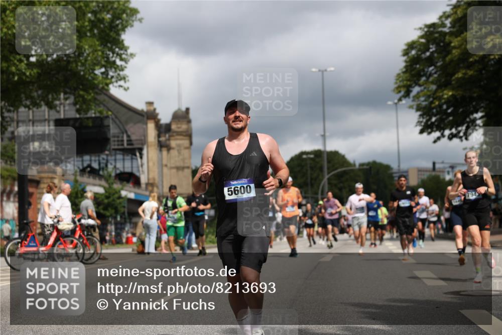 29.06.2025 - hella hamburg halbmarathon Yannick Fuchs http://msf.ph/oto/8213693 29.06.2025 10:45:27 20KM 1335, 1366, 2411, 2636, 2718, 2823, 2946, 4033, 4297, 4404, 4839, 4967, 5087, 5336, 5600, 5820, 7224, 7943, 8508, 8930, 8989, 9214, 9476, 9739, 9793, 9959, 10057, 10508, 10603, 10667, 10691, 10868, 11124, 11512, 11625, 11733, 12450, 13073, 13403, 13707, 13799, 14012, 14248, 14458, 14994, 15426, 15480, 15496, 15871, 15899, 16666, 16907, 17131, 17530, 18820, 19007, 19020, 19053 meine-sportfotos.de
