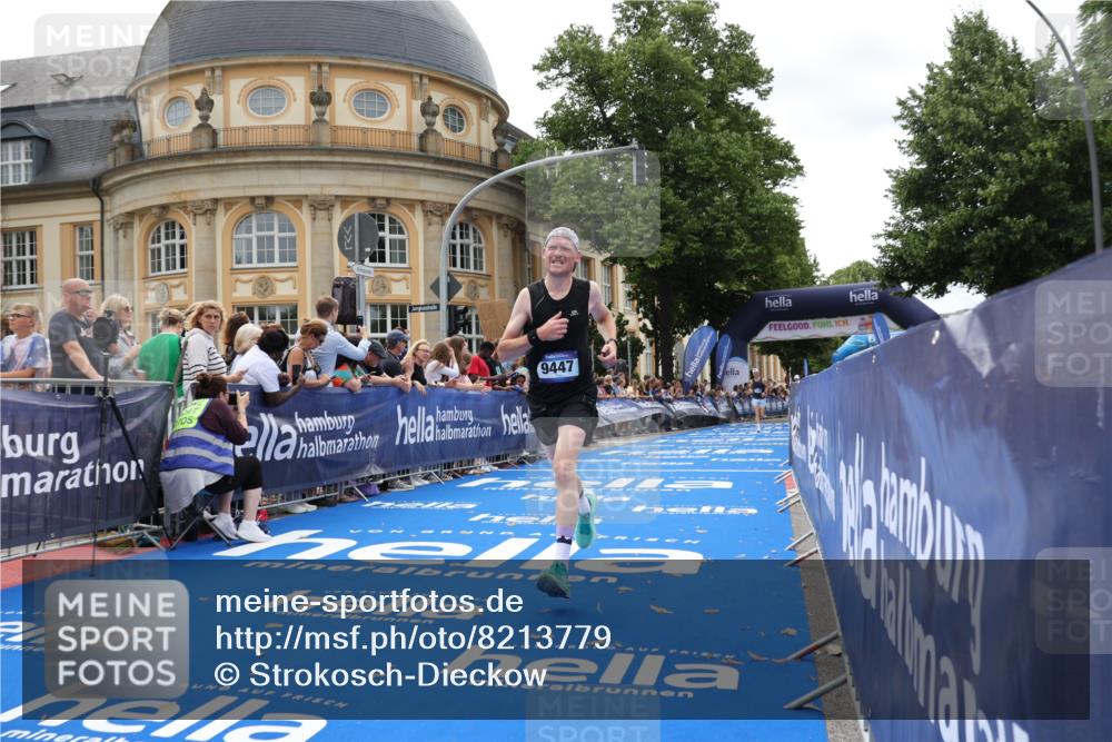 29.06.2025 - hella hamburg halbmarathon Strokosch-Dieckow http://msf.ph/oto/8213779 29.06.2025 10:23:52 Ziel 6699, 7963, 9447, 10780, 11194, 12360, 13440 meine-sportfotos.de