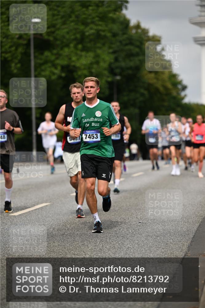 29.06.2025 - hella hamburg halbmarathon Dr. Thomas Lammeyer http://msf.ph/oto/8213792 29.06.2025 10:12:44 Kennedybrücke 1147, 1188, 2190, 2427, 2978, 4859, 5100, 5885, 6590, 6674, 6918, 7198, 7348, 7453, 9457, 9616, 9718, 9823, 9966, 10092, 10857 meine-sportfotos.de