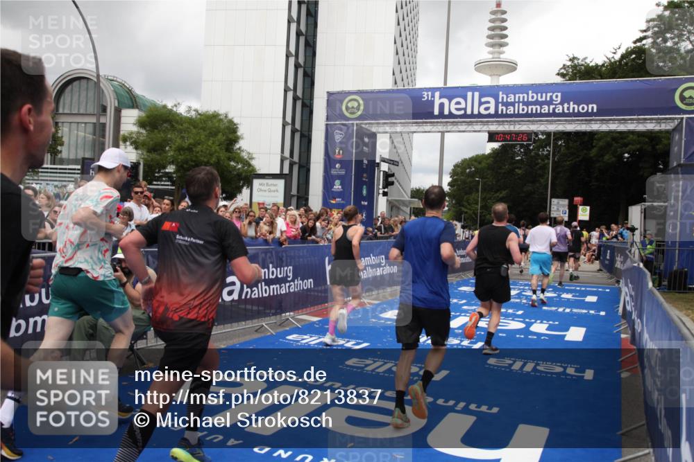 29.06.2025 - hella hamburg halbmarathon Michael Strokosch http://msf.ph/oto/8213837 29.06.2025 10:47:25 Ziel 2274, 2864, 5024, 6134, 6168, 6203, 8693, 10423, 11077, 11491, 11518, 13672, 13782, 14722, 15611, 16089, 16286, 16819, 18856, 18974 meine-sportfotos.de