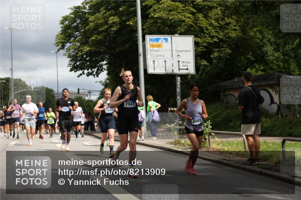 29.06.2025 - hella hamburg halbmarathon Yannick Fuchs http://msf.ph/oto/8213909 29.06.2025 10:45:28 20KM 1335, 1366, 2636, 2718, 2823, 2946, 4033, 4297, 4404, 4839, 4967, 5087, 5336, 5600, 5820, 7224, 7943, 8508, 8856, 8930, 8989, 9214, 9476, 9656, 9739, 9793, 9869, 9959, 10057, 10508, 10603, 10667, 10691, 10868, 11124, 11512, 11625, 11733, 12450, 13073, 13403, 13707, 13726, 13799, 14012, 14248, 14458, 14994, 15426, 15480, 15496, 15871, 15899, 16666, 16907, 17131, 17530, 18820, 19007, 19020, 19053 meine-sportfotos.de