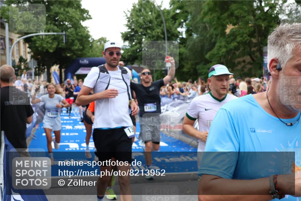 29.06.2025 - hella hamburg halbmarathon Zöllner http://msf.ph/oto/8213952 29.06.2025 10:50:45 Ziel 1399, 2234, 2788, 4346, 6662, 6712, 7134, 7583, 7786, 7952, 8657, 9057, 11356, 13701, 13808, 13875, 15426, 15519, 15720, 16291, 17129, 17908, 18229, 18370, 18413, 18820 meine-sportfotos.de