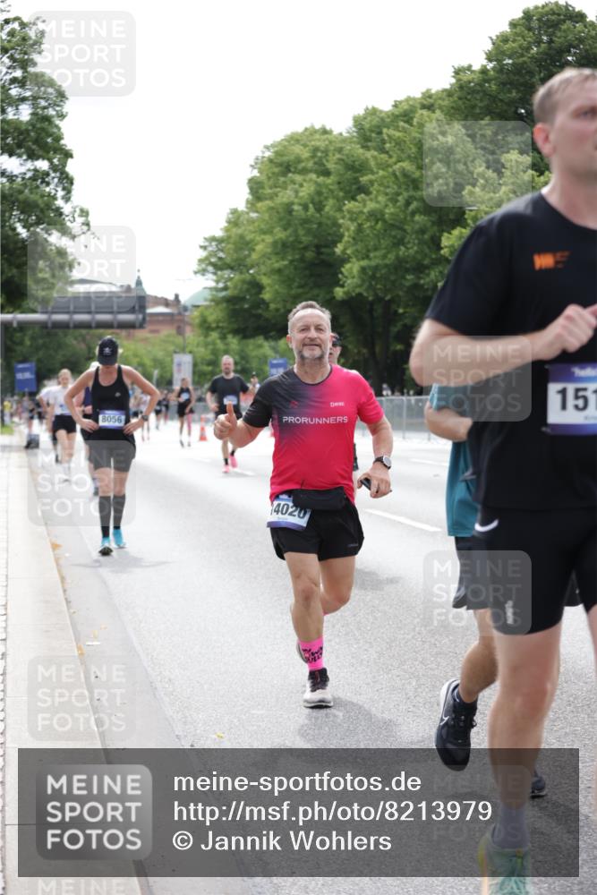 29.06.2025 - hella hamburg halbmarathon Jannik Wohlers http://msf.ph/oto/8213979 29.06.2025 10:26:47 Lombardsbrücke 1530, 1793, 2306, 2775, 4358, 5494, 5495, 5707, 6259, 6637, 7234, 7314, 7944, 8056, 8281, 9349, 10077, 10465, 11110, 11766, 14020, 14021, 15108, 15641, 17049, 17445, 18976 meine-sportfotos.de