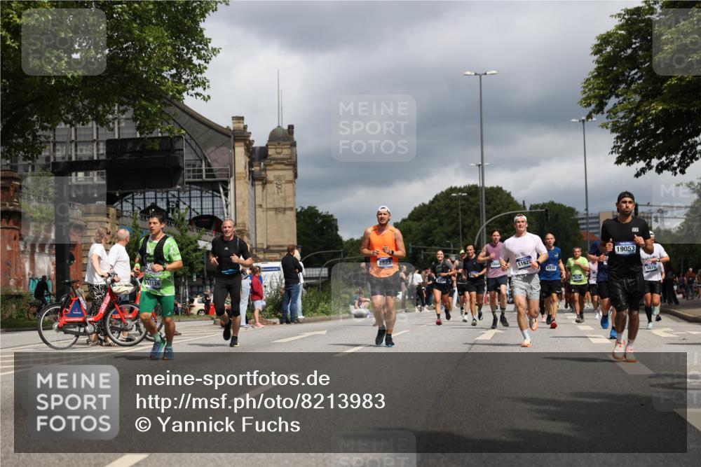 29.06.2025 - hella hamburg halbmarathon Yannick Fuchs http://msf.ph/oto/8213983 29.06.2025 10:45:29 20KM 1335, 1366, 2636, 2718, 2823, 2946, 4033, 4297, 4404, 4839, 4967, 5087, 5336, 5600, 5820, 7224, 7943, 8508, 8856, 8930, 8989, 9074, 9214, 9476, 9656, 9739, 9793, 9869, 9959, 10057, 10508, 10603, 10667, 10691, 10868, 11124, 11512, 11625, 11733, 12450, 13073, 13403, 13707, 13726, 13799, 14012, 14248, 14458, 14994, 15426, 15480, 15496, 15871, 15899, 16666, 16907, 17131, 17530, 17962, 18820, 19007, 19020, 19053 meine-sportfotos.de