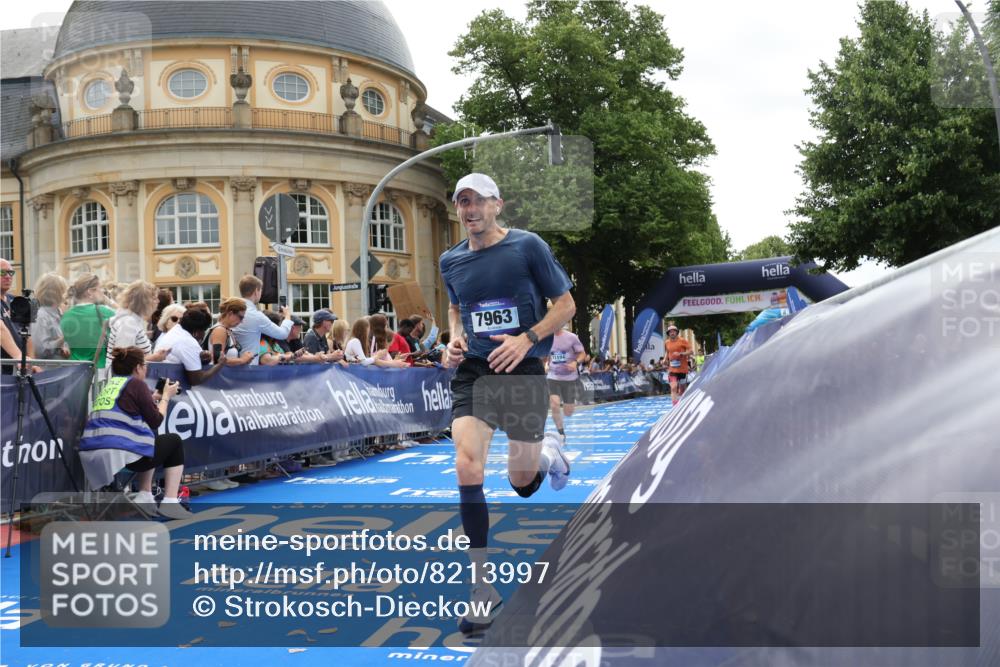 29.06.2025 - hella hamburg halbmarathon Strokosch-Dieckow http://msf.ph/oto/8213997 29.06.2025 10:23:58 Ziel 7963, 10234, 11194, 12360, 13440, 14753 meine-sportfotos.de