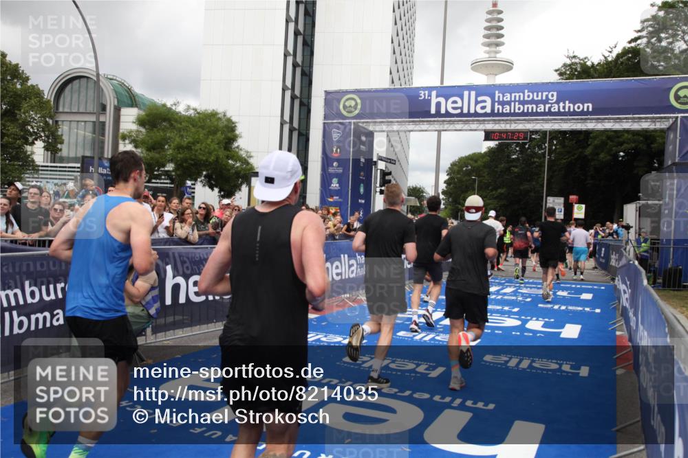 29.06.2025 - hella hamburg halbmarathon Michael Strokosch http://msf.ph/oto/8214035 29.06.2025 10:47:28 Ziel 51, 1012, 2274, 2839, 2864, 2869, 5024, 5532, 5650, 6203, 8693, 9305, 10423, 11077, 11491, 11518, 13782, 14722, 15350, 15611, 15923, 16089, 16819, 18758, 18974 meine-sportfotos.de
