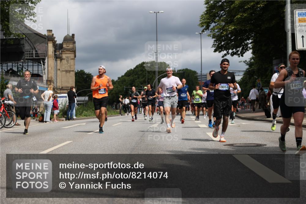 29.06.2025 - hella hamburg halbmarathon Yannick Fuchs http://msf.ph/oto/8214074 29.06.2025 10:45:30 20KM 1335, 1366, 2636, 2718, 2823, 2946, 4033, 4297, 4404, 4839, 4967, 5087, 5336, 5600, 5820, 6776, 7224, 7943, 8508, 8856, 8930, 8989, 9074, 9214, 9476, 9656, 9739, 9793, 9869, 9959, 10057, 10508, 10603, 10667, 10691, 10868, 11124, 11625, 11733, 12450, 13073, 13403, 13707, 13726, 13799, 14012, 14248, 14458, 14994, 15426, 15480, 15496, 15871, 15899, 16666, 16907, 17131, 17530, 17682, 17962, 18820, 19020, 19053 meine-sportfotos.de