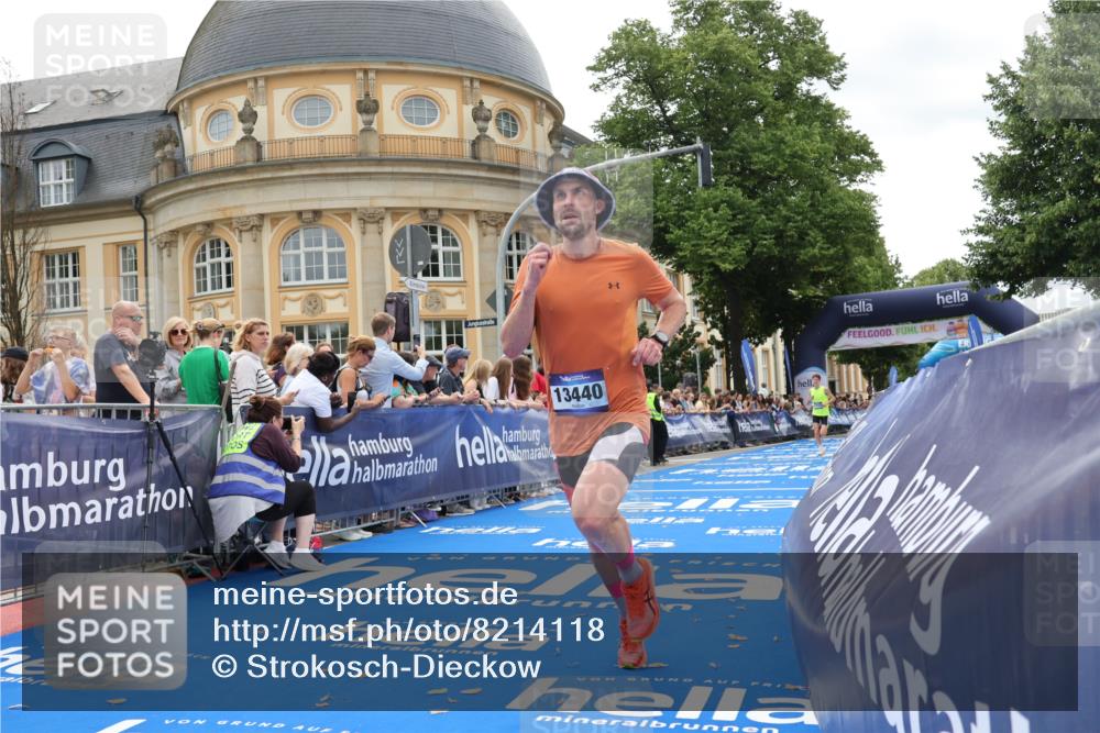 29.06.2025 - hella hamburg halbmarathon Strokosch-Dieckow http://msf.ph/oto/8214118 29.06.2025 10:24:01 Ziel 9269, 10234, 11194, 13440, 14753, 17614, 19041 meine-sportfotos.de
