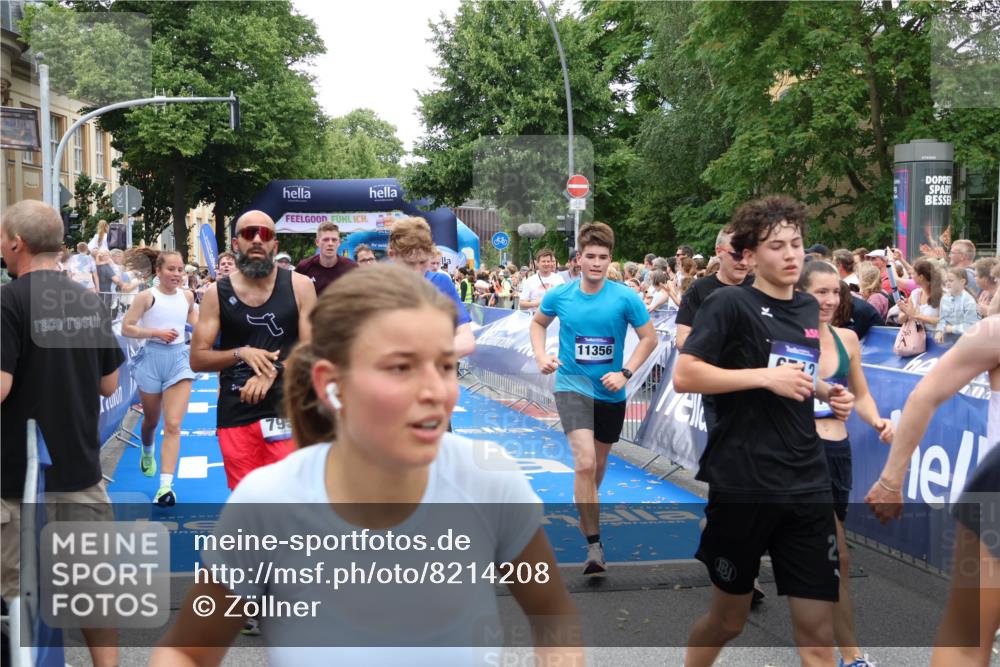 29.06.2025 - hella hamburg halbmarathon Zöllner http://msf.ph/oto/8214208 29.06.2025 10:50:50 Ziel 2234, 2788, 3947, 4839, 5018, 5115, 7134, 7952, 8657, 10750, 11356, 13701, 15426, 15720, 17129, 17908, 18182, 18229, 18370 meine-sportfotos.de