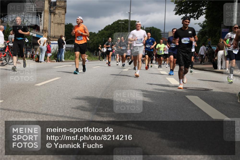 29.06.2025 - hella hamburg halbmarathon Yannick Fuchs http://msf.ph/oto/8214216 29.06.2025 10:45:30 20KM 1335, 1366, 2636, 2718, 2823, 2946, 4033, 4297, 4404, 4839, 4967, 5087, 5336, 5600, 5820, 6776, 7224, 7943, 8508, 8856, 8930, 8989, 9074, 9214, 9476, 9656, 9739, 9793, 9869, 9959, 10057, 10508, 10603, 10667, 10691, 10868, 11124, 11625, 11733, 12450, 13073, 13403, 13707, 13726, 13799, 14012, 14248, 14458, 14994, 15426, 15480, 15496, 15871, 15899, 16666, 16907, 17131, 17530, 17682, 17962, 18820, 19020, 19053 meine-sportfotos.de