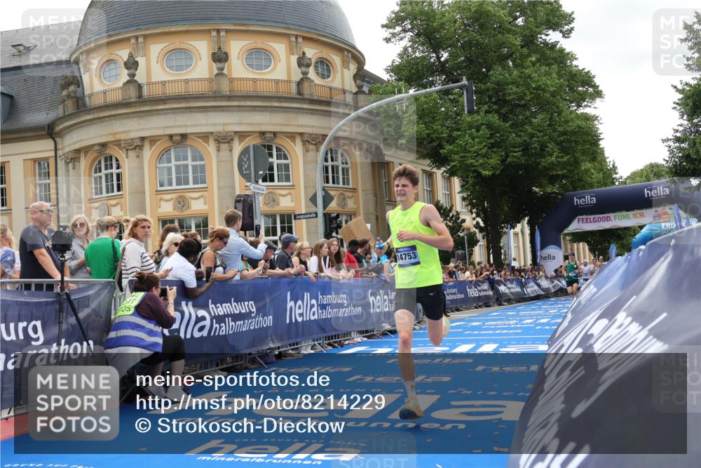 29.06.2025 - hella hamburg halbmarathon Strokosch-Dieckow http://msf.ph/oto/8214229 29.06.2025 10:24:04 Ziel 7331, 9269, 10234, 14753, 17614, 18569, 19041 meine-sportfotos.de