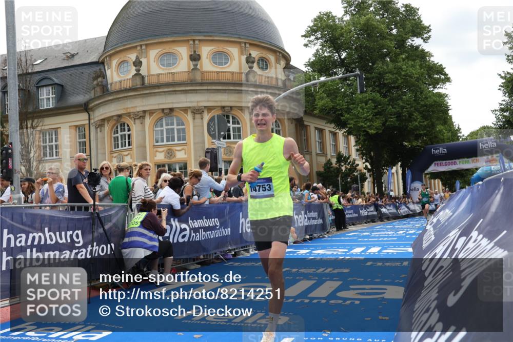 29.06.2025 - hella hamburg halbmarathon Strokosch-Dieckow http://msf.ph/oto/8214251 29.06.2025 10:24:05 Ziel 7331, 9269, 10234, 14753, 17614, 18569, 19041 meine-sportfotos.de