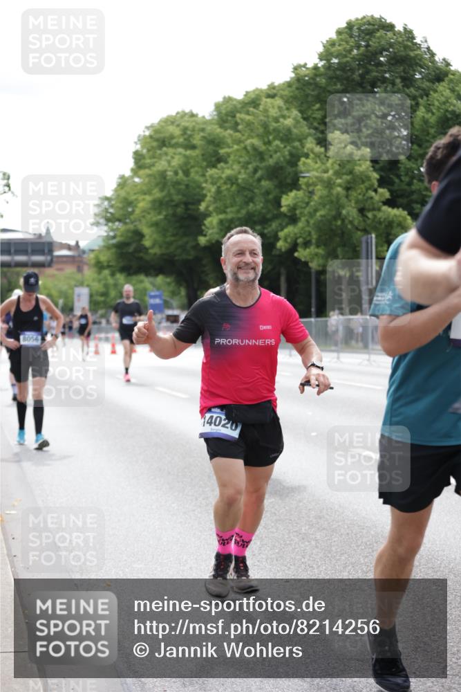 29.06.2025 - hella hamburg halbmarathon Jannik Wohlers http://msf.ph/oto/8214256 29.06.2025 10:26:48 Lombardsbrücke 1530, 2306, 2775, 4358, 5494, 5495, 5707, 5825, 6259, 6637, 7234, 7314, 7944, 8056, 8281, 9349, 10077, 10465, 11110, 11766, 14020, 14021, 15108, 15641, 17049, 17445, 18976 meine-sportfotos.de