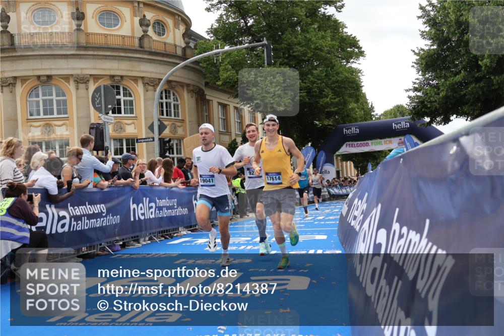 29.06.2025 - hella hamburg halbmarathon Strokosch-Dieckow http://msf.ph/oto/8214387 29.06.2025 10:24:11 Ziel 5612, 6816, 7331, 9269, 10234, 17614, 18569, 19041 meine-sportfotos.de