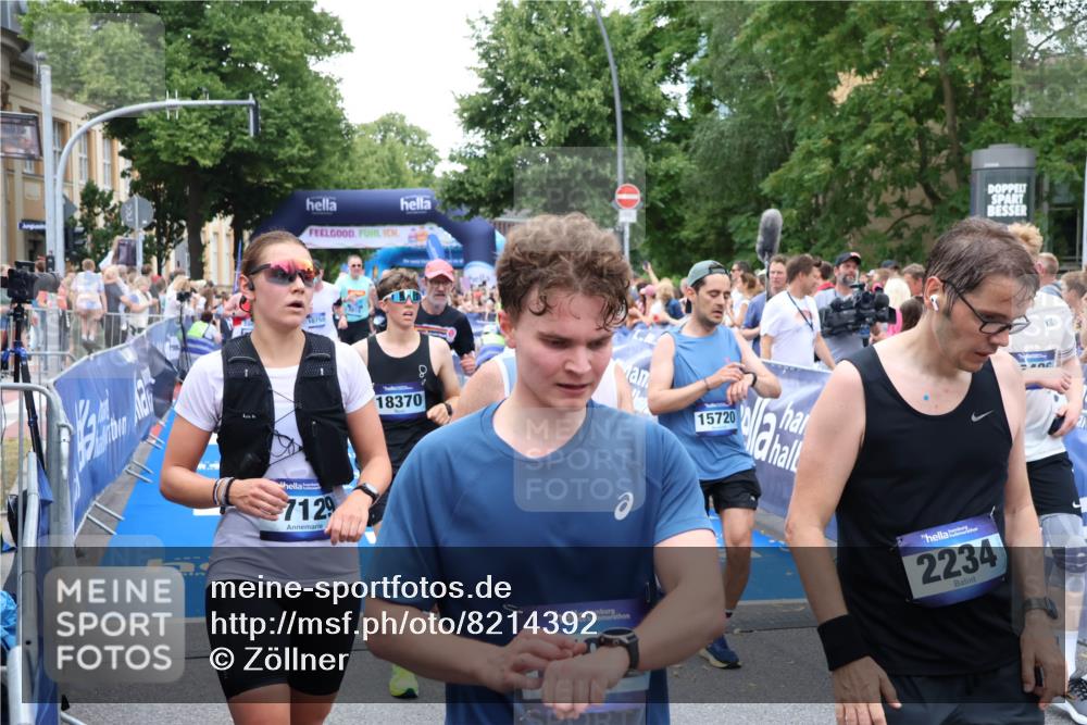 29.06.2025 - hella hamburg halbmarathon Zöllner http://msf.ph/oto/8214392 29.06.2025 10:50:54 Ziel 1466, 3654, 3947, 4839, 5018, 5115, 7052, 8205, 8657, 10750, 11551, 15395, 15426, 15643, 15720, 17129, 18182, 18370 meine-sportfotos.de