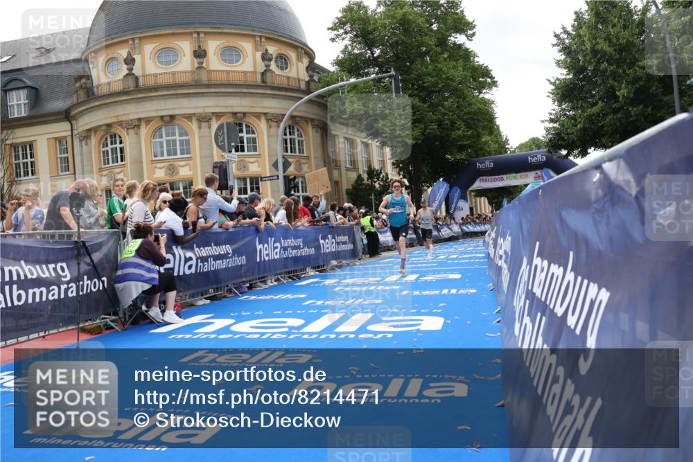 29.06.2025 - hella hamburg halbmarathon Strokosch-Dieckow http://msf.ph/oto/8214471 29.06.2025 10:24:12 Ziel 5612, 6816, 7331, 9269, 10234, 17614, 18569, 18695, 19041 meine-sportfotos.de