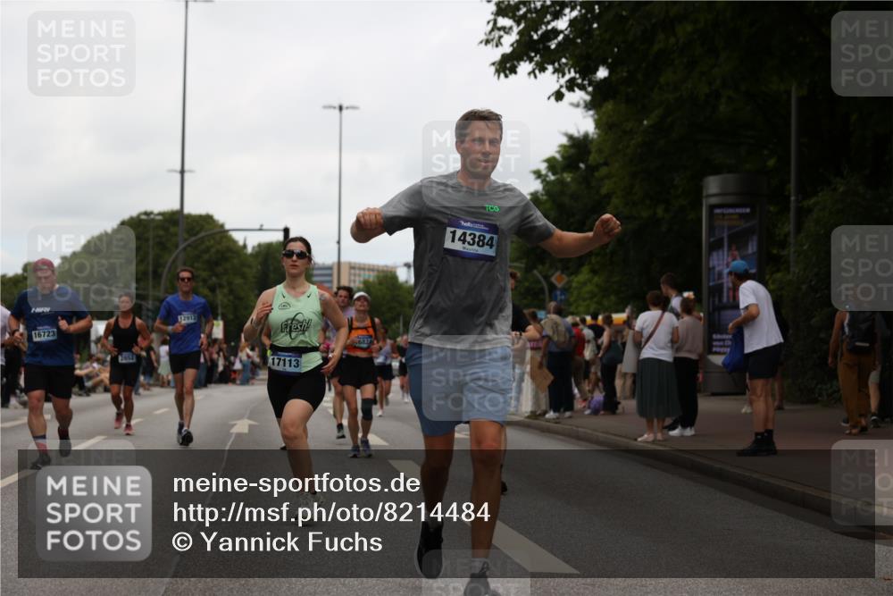 29.06.2025 - hella hamburg halbmarathon Yannick Fuchs http://msf.ph/oto/8214484 29.06.2025 11:03:29 20KM 1745, 2852, 5762, 7741, 8217, 8755, 9781, 10343, 10709, 11025, 11088, 11271, 11873, 12521, 12912, 14384, 14404, 15012, 15307, 15834, 16723, 16824, 16826, 17113, 17128, 17708, 17746, 17988, 18042, 18910 meine-sportfotos.de