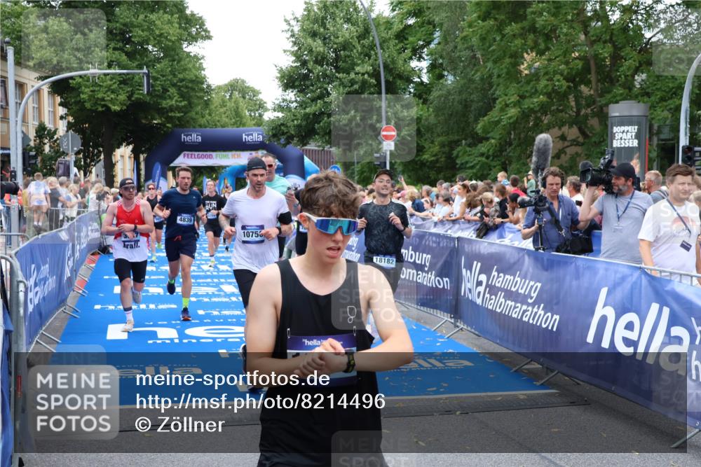 29.06.2025 - hella hamburg halbmarathon Zöllner http://msf.ph/oto/8214496 29.06.2025 10:50:57 Ziel 1466, 2207, 3654, 3947, 4839, 5018, 7052, 7369, 8205, 8572, 10215, 10750, 11551, 13687, 15362, 15395, 15643, 16285, 18182 meine-sportfotos.de